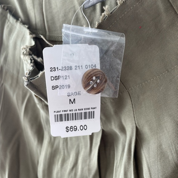 Sans Souci Green Pleat Wide Raw Edge Pant - Picture 8 of 8